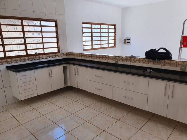 #335 - Casa para Venda em Brotas - SP - 3