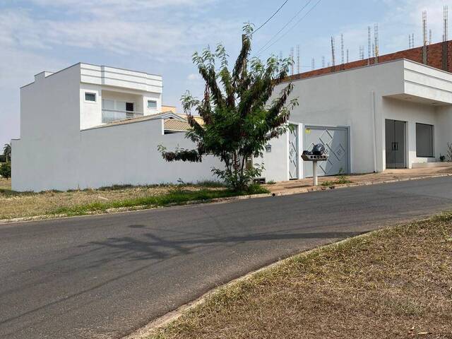 #393 - Casa para Venda em Brotas - SP - 2
