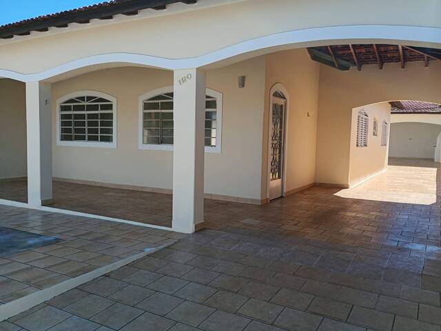 #450 - Casa para Locação em Brotas - SP - 2